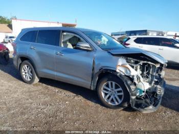  Salvage Toyota Highlander