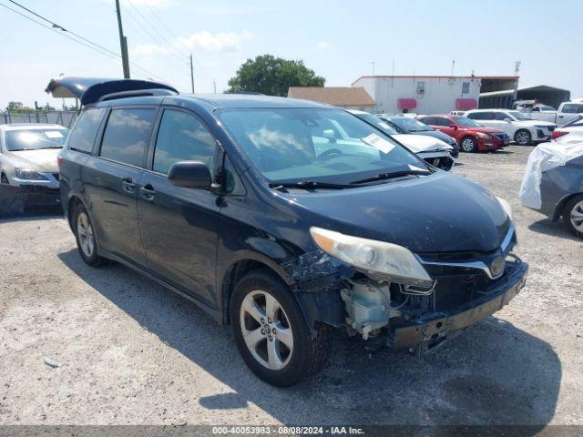  Salvage Toyota Sienna