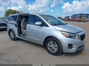  Salvage Kia Sedona