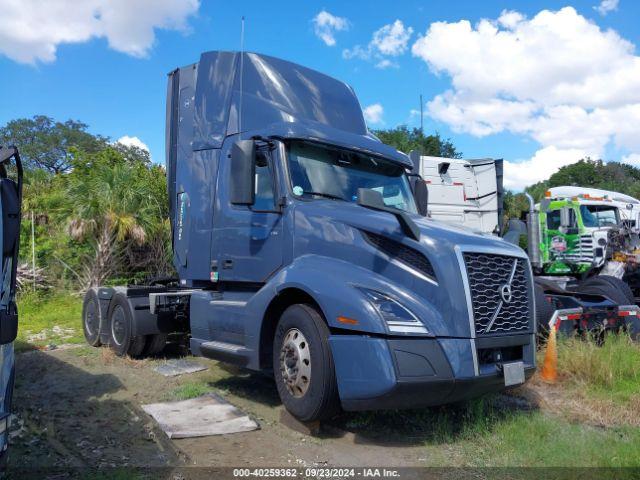  Salvage Volvo Vnl