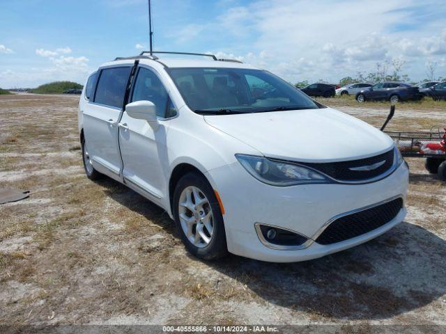  Salvage Chrysler Pacifica