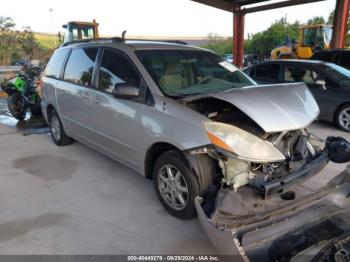  Salvage Toyota Sienna