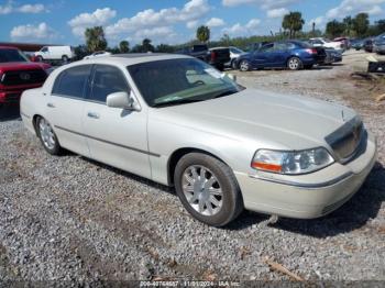  Salvage Lincoln Towncar