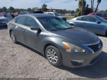  Salvage Nissan Altima