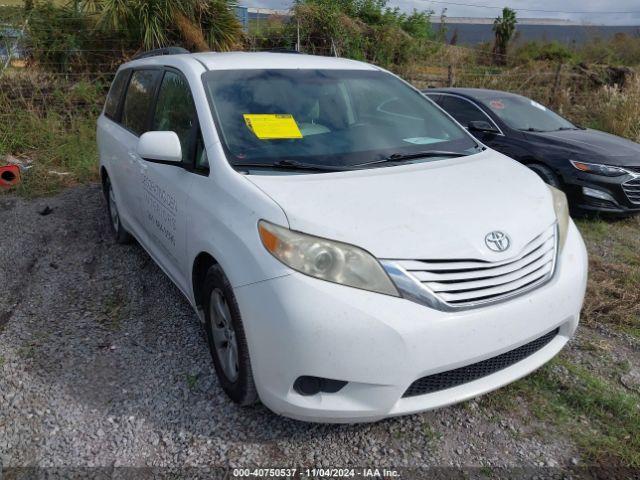  Salvage Toyota Sienna