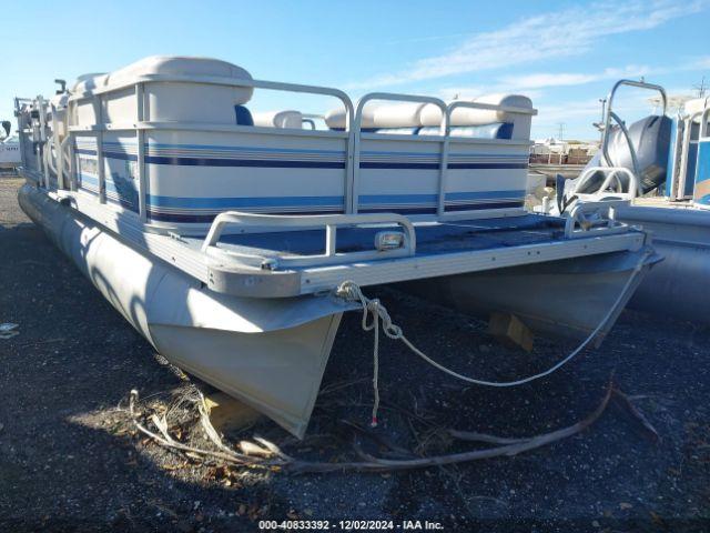  Salvage Manitou Oasis Pontoon