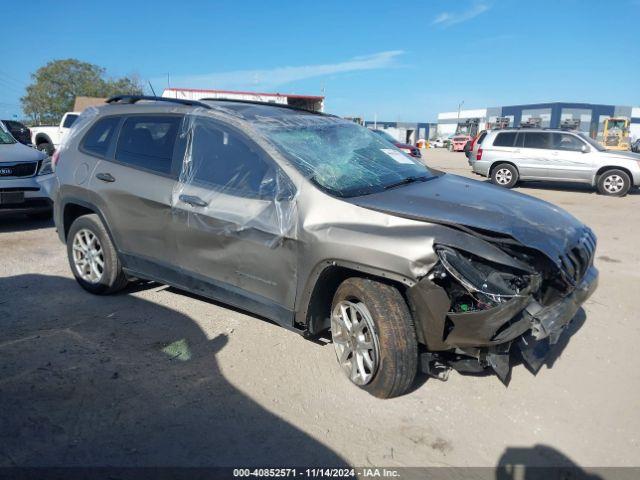  Salvage Jeep Cherokee