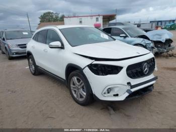  Salvage Mercedes-Benz GLA