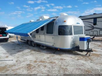  Salvage Airstream Sovereign