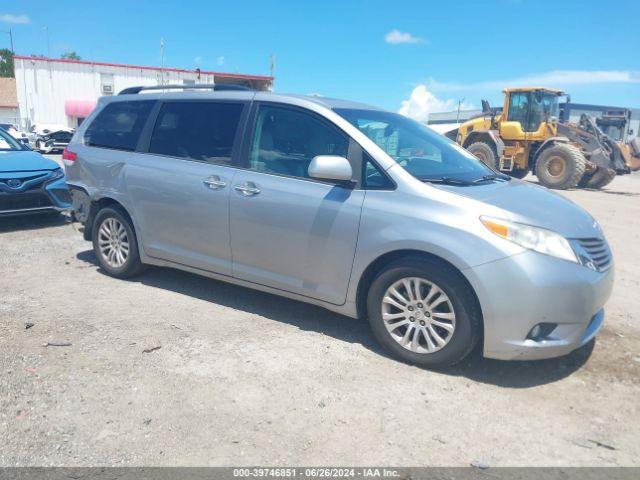  Salvage Toyota Sienna