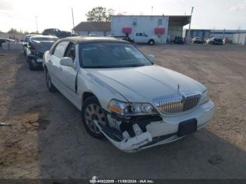  Salvage Lincoln Towncar