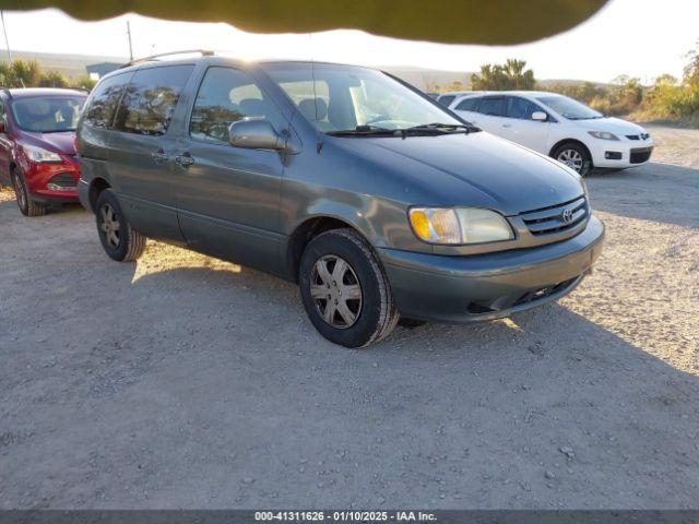  Salvage Toyota Sienna