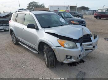  Salvage Toyota RAV4