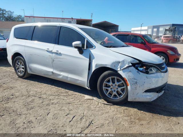  Salvage Chrysler Pacifica