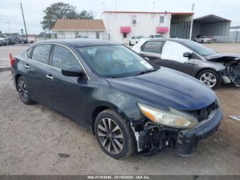  Salvage Nissan Altima