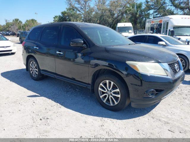  Salvage Nissan Pathfinder