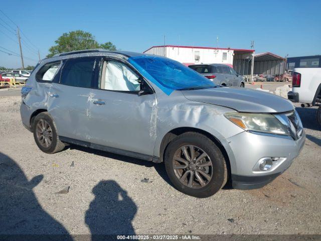  Salvage Nissan Pathfinder