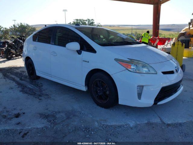  Salvage Toyota Prius