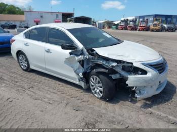  Salvage Nissan Altima