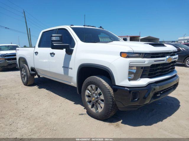  Salvage Chevrolet Silverado 2500