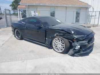  Salvage Ford Mustang
