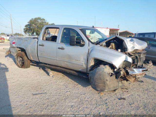  Salvage Chevrolet Silverado 2500