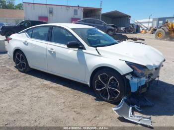  Salvage Nissan Altima