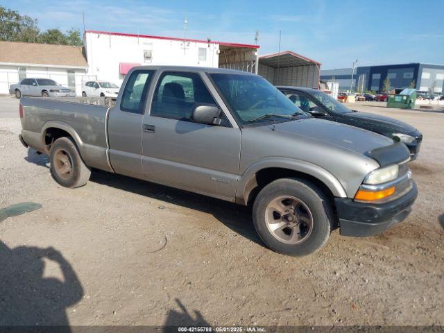 Salvage Chevrolet S-10