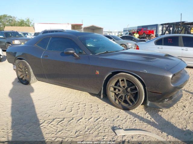  Salvage Dodge Challenger