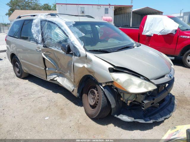  Salvage Toyota Sienna