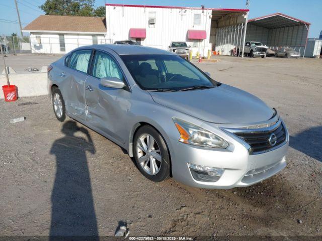  Salvage Nissan Altima