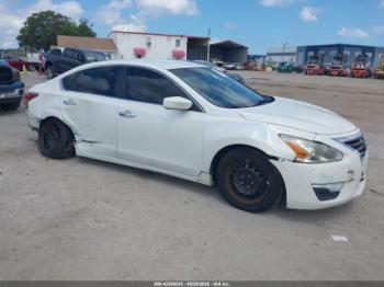  Salvage Nissan Altima