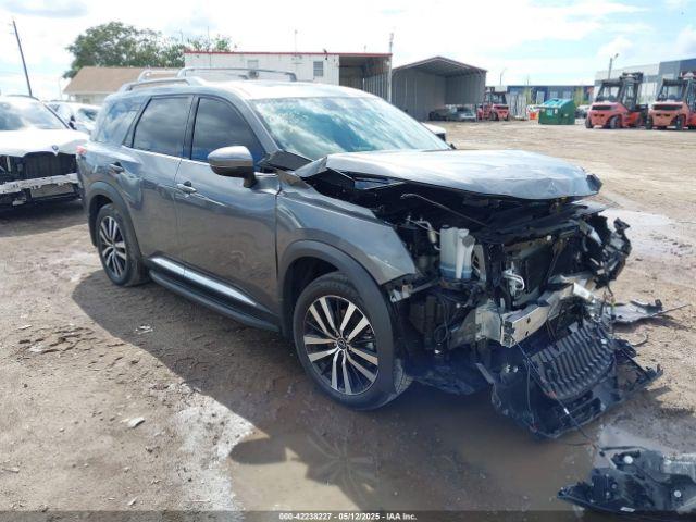  Salvage Nissan Pathfinder