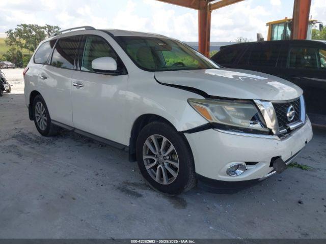  Salvage Nissan Pathfinder