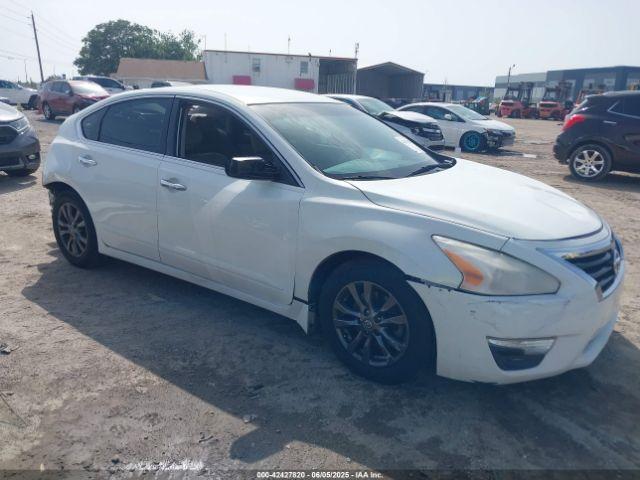 Salvage Nissan Altima