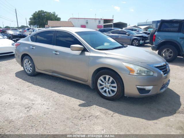  Salvage Nissan Altima