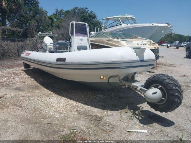  Salvage * 19 Rib Boat