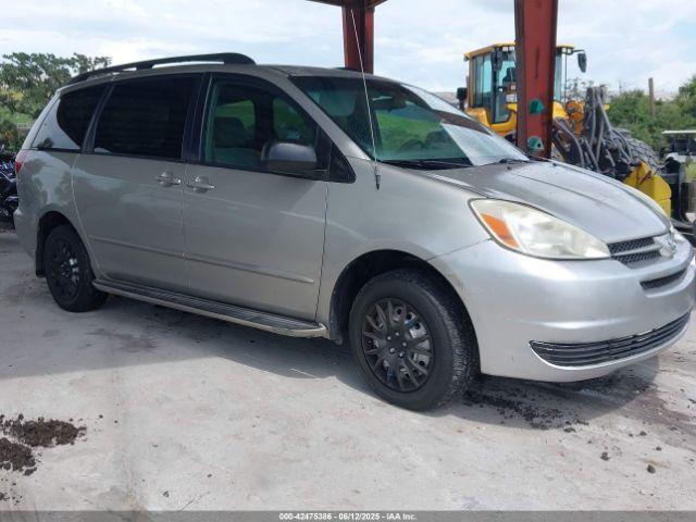  Salvage Toyota Sienna