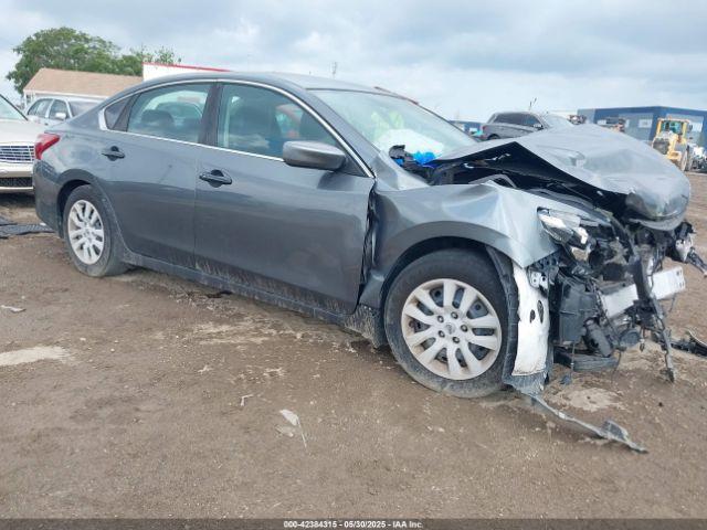  Salvage Nissan Altima