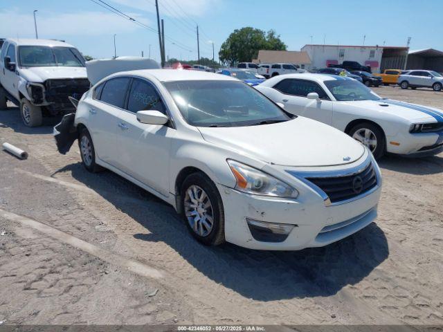  Salvage Nissan Altima