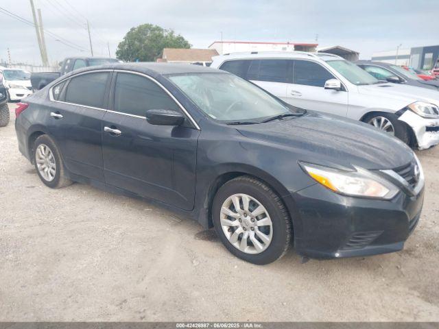  Salvage Nissan Altima