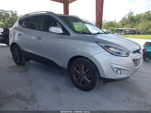  Salvage Hyundai TUCSON