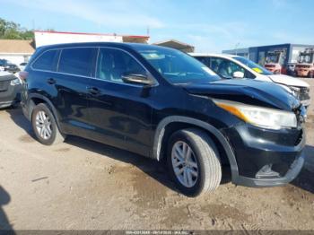  Salvage Toyota Highlander