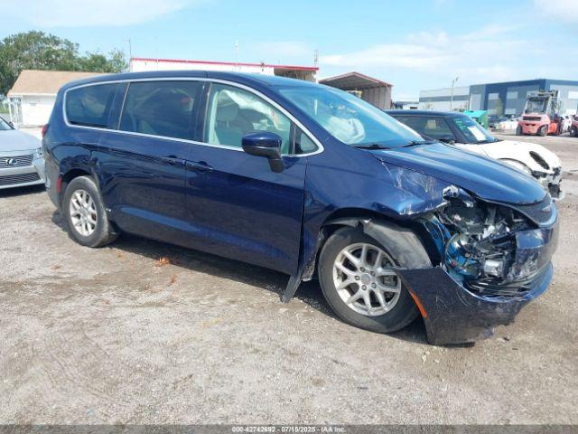  Salvage Chrysler Pacifica