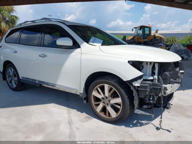  Salvage Nissan Pathfinder
