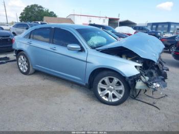  Salvage Chrysler 200