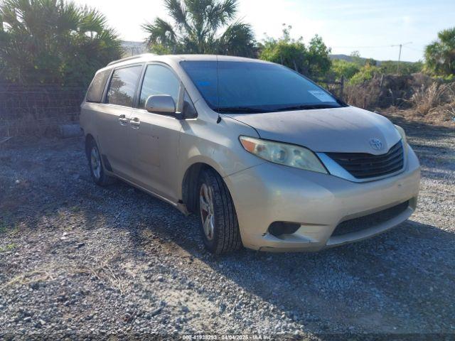  Salvage Toyota Sienna
