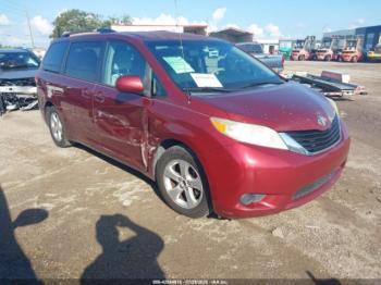  Salvage Toyota Sienna