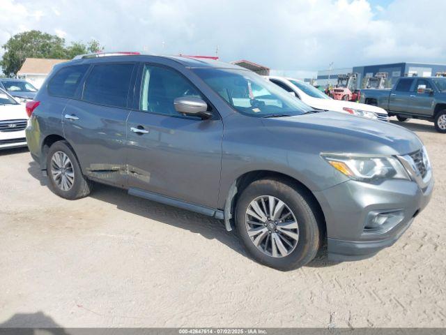 Salvage Nissan Pathfinder