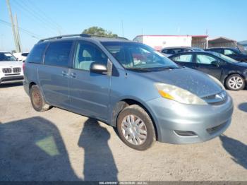  Salvage Toyota Sienna